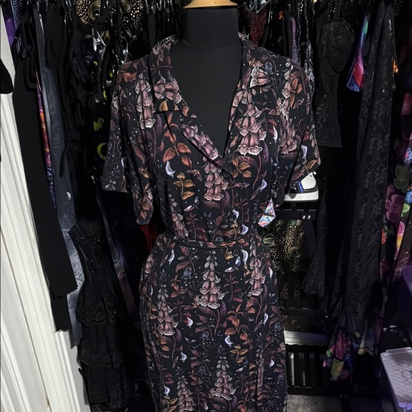 Disturbia Dark Gothic Florals Lightweight Button Up Maxi Dress With Pockets Belt - Picture 3 of 7